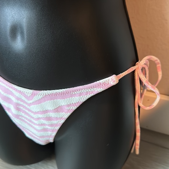 Zebra punch pink zebra string bottom - Picture 7 of 9